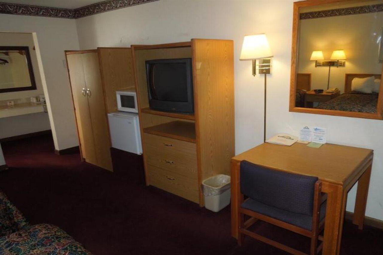 Days Inn 里弗顿 外观 照片